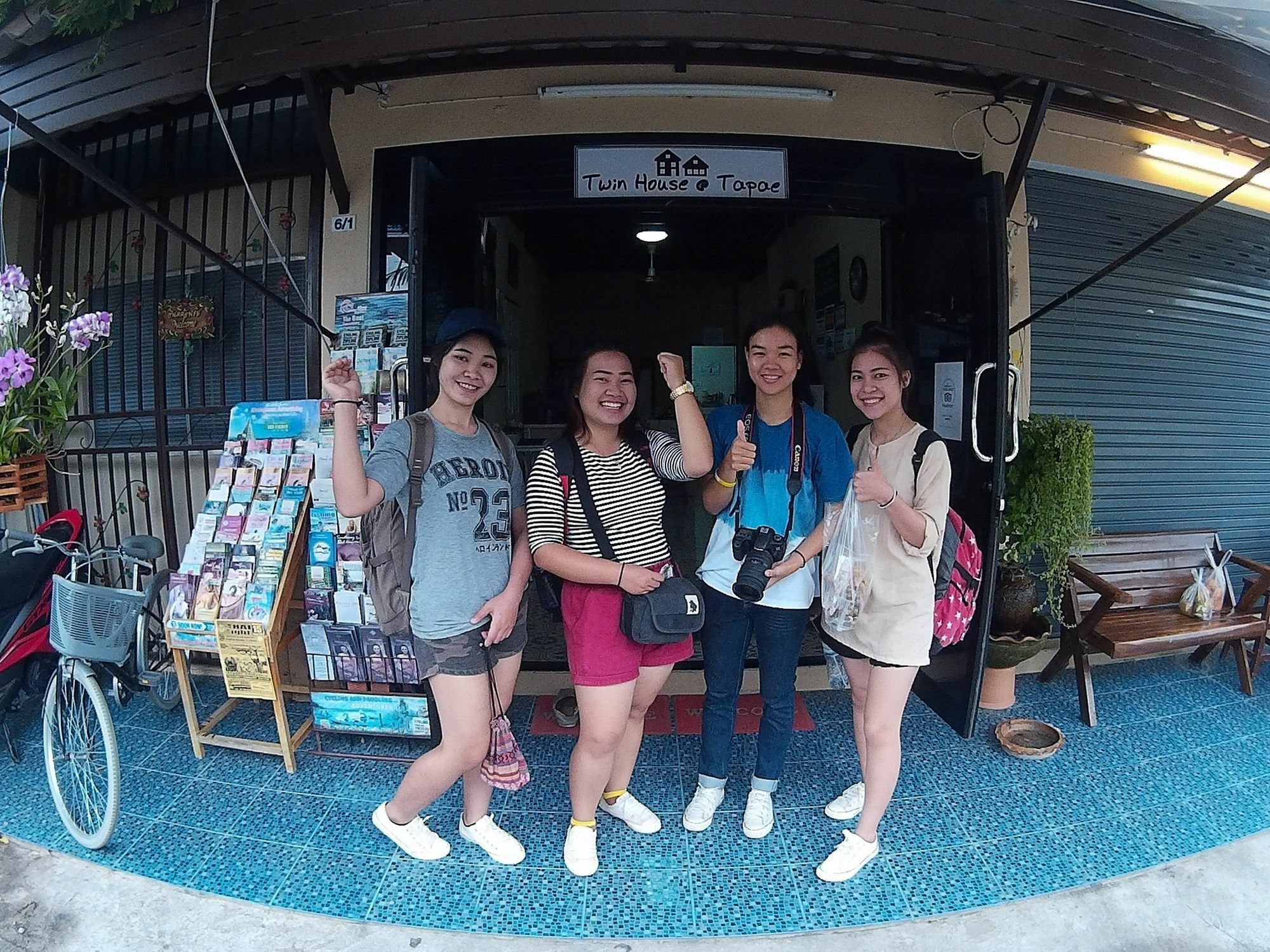 Twin House @ Tapae Hostel เชียงใหม่ ภายนอก รูปภาพ